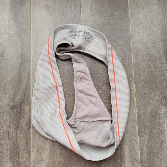 3/30$ Aerie seamless thong - Picture 3 of 3